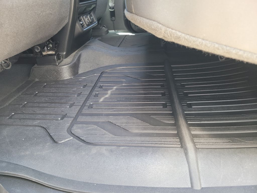 Photo 48 of this GMC SIERRA 1500