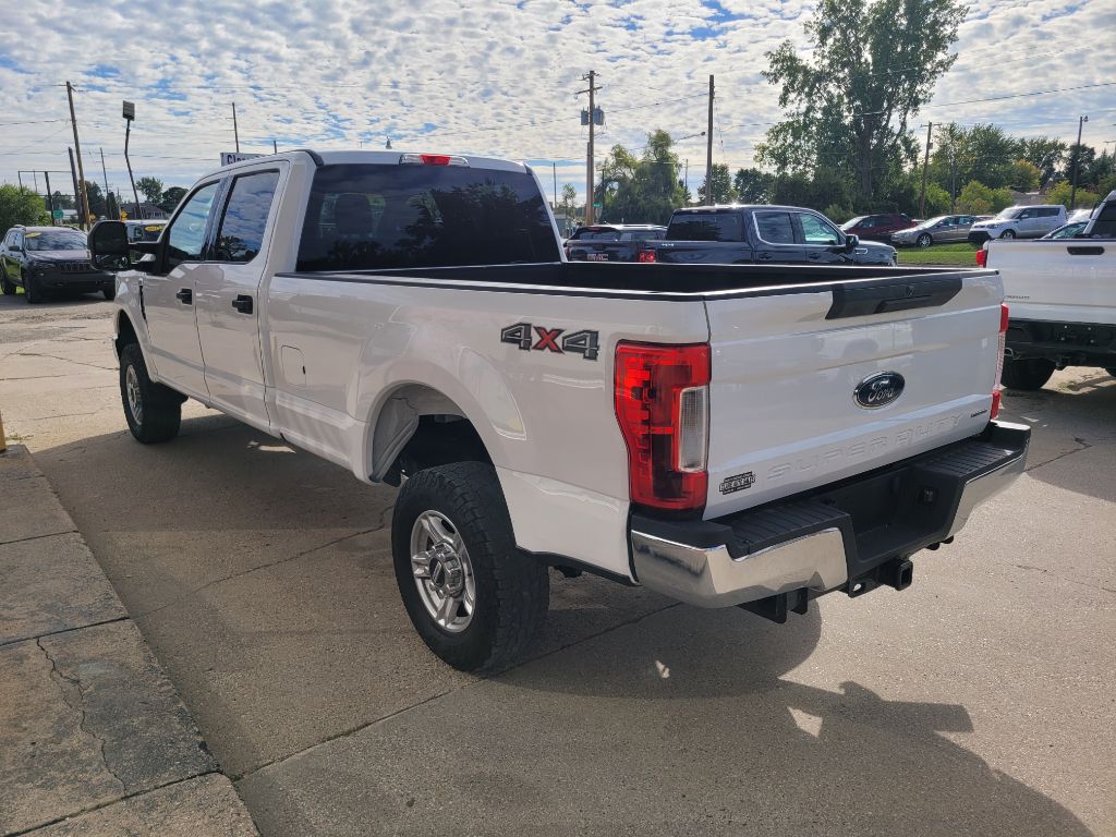 Photo 11 of this FORD F-250 SUPER DUT