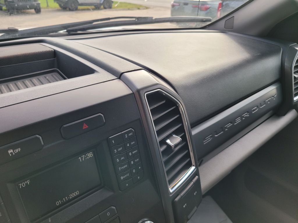 Photo 37 of this FORD F-250 SUPER DUT