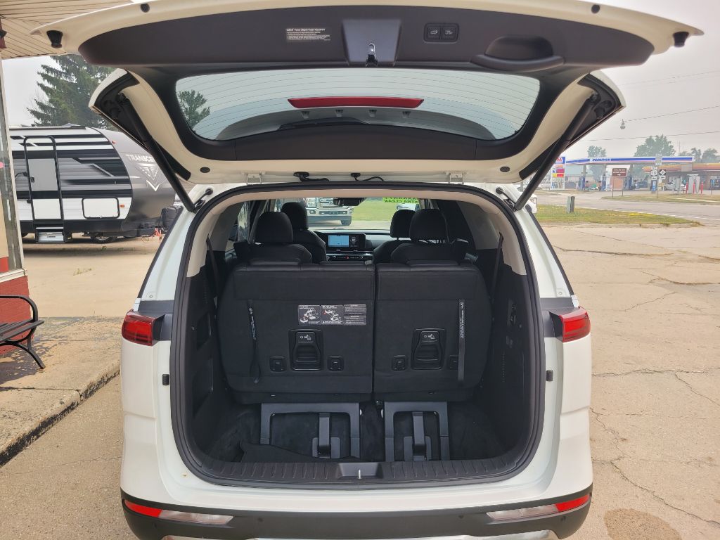 Photo 58 of this KIA CARNIVAL