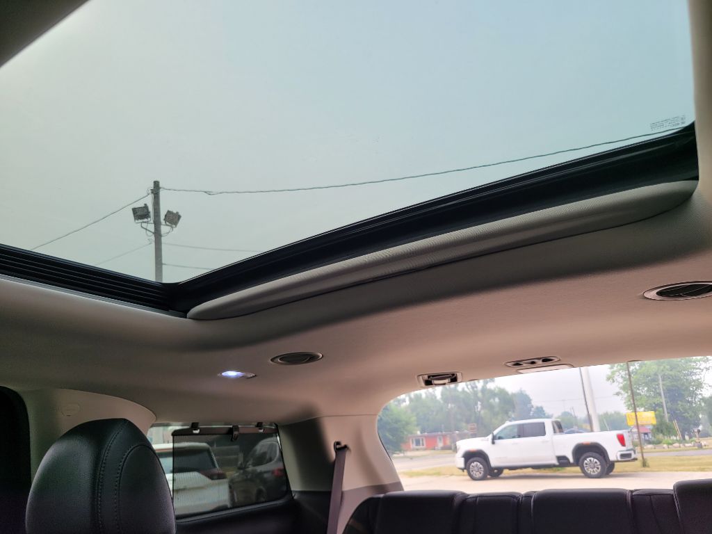 Photo 57 of this KIA CARNIVAL