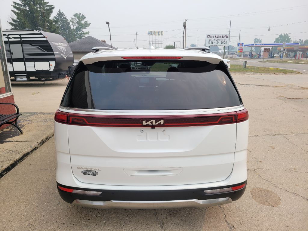 Photo 6 of this KIA CARNIVAL
