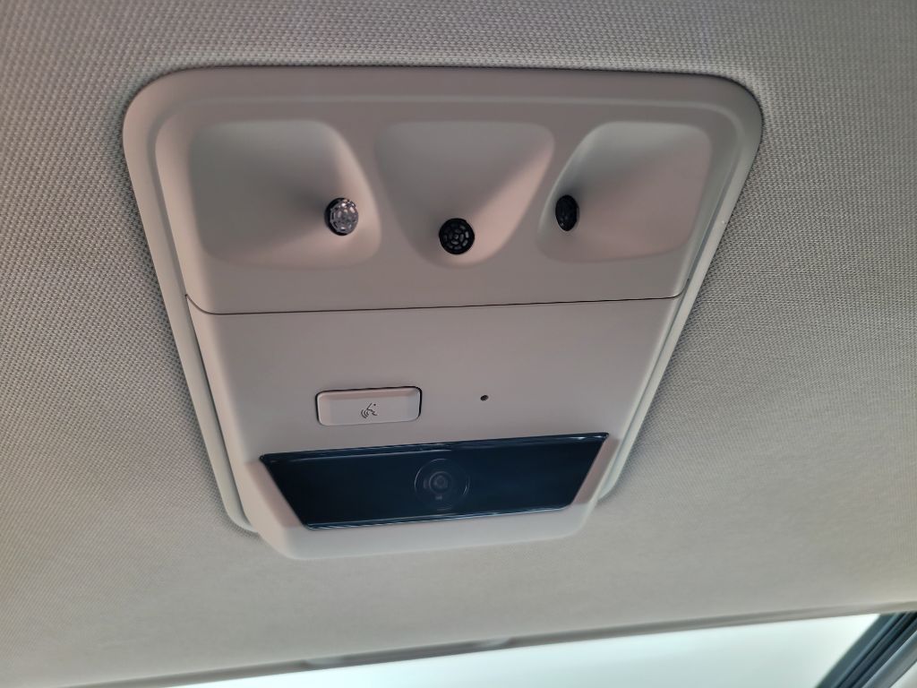 Photo 53 of this KIA CARNIVAL
