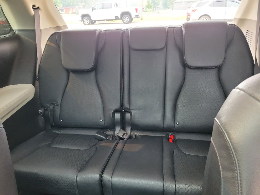 Photo 56 of this KIA CARNIVAL
