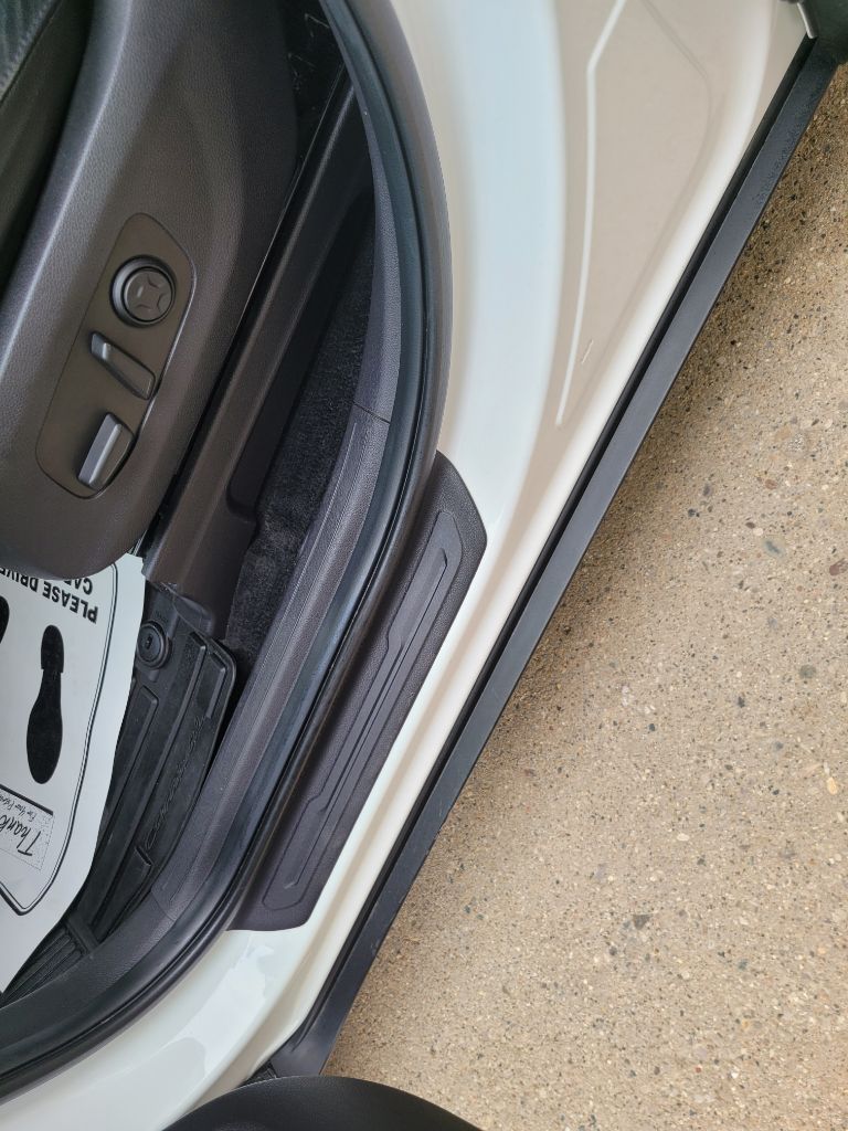 Photo 15 of this KIA CARNIVAL
