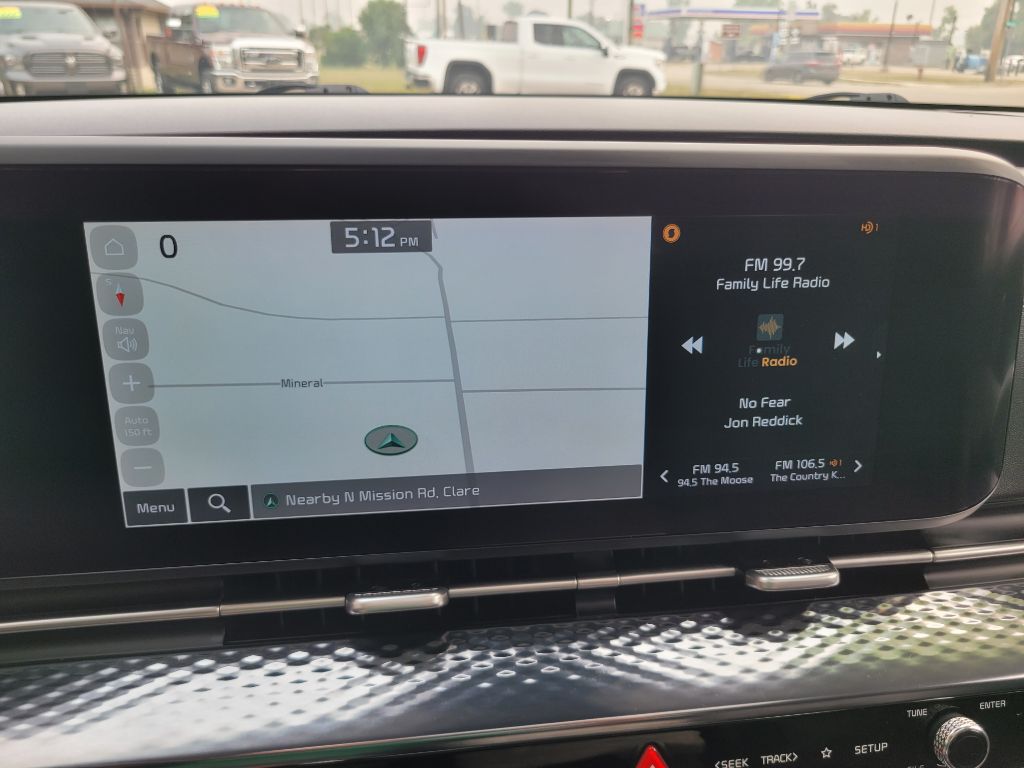 Photo 31 of this KIA CARNIVAL