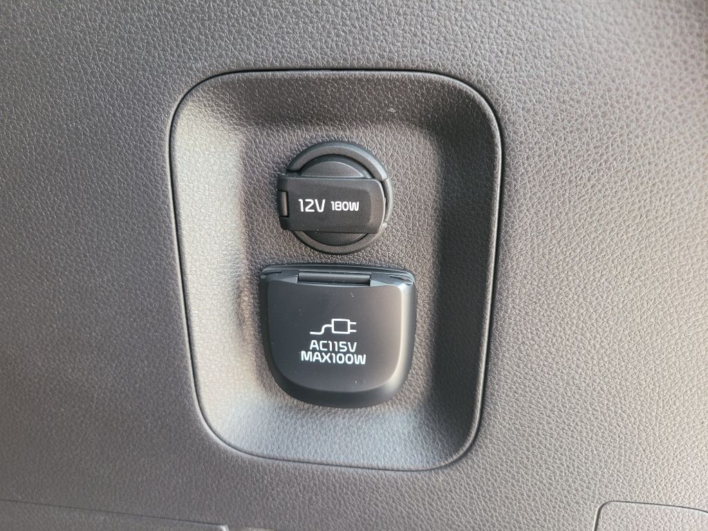 Photo 62 of this KIA CARNIVAL