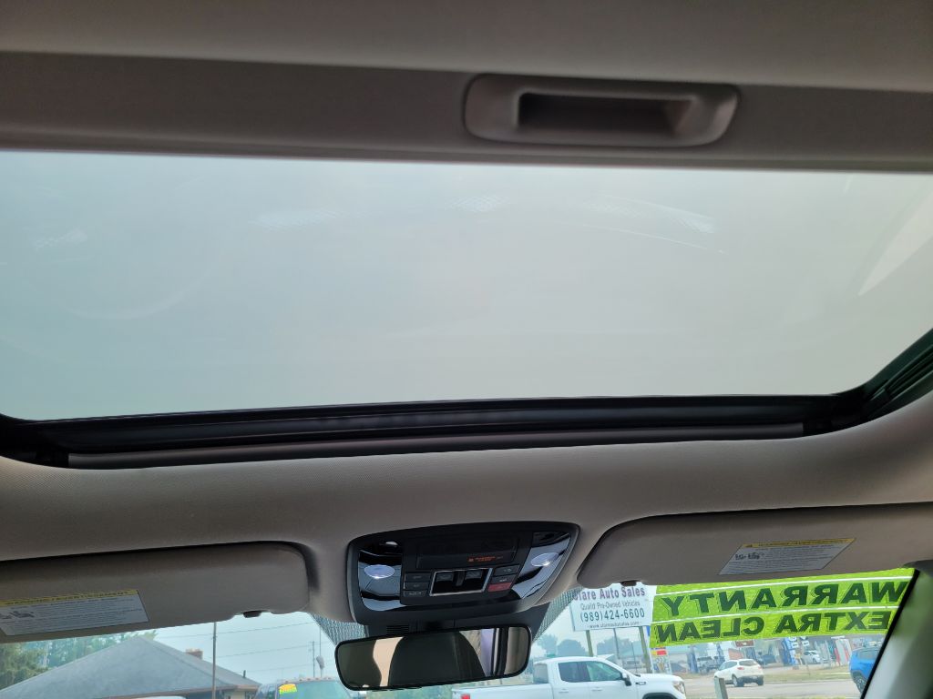 Photo 52 of this KIA CARNIVAL
