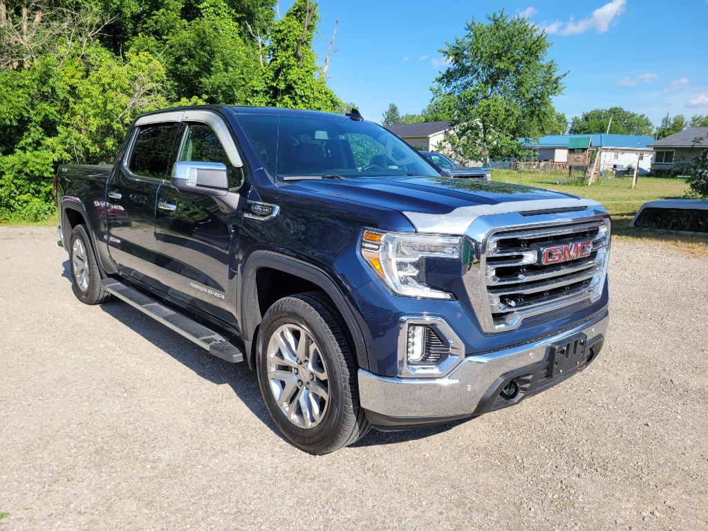 View vehicle photo 3