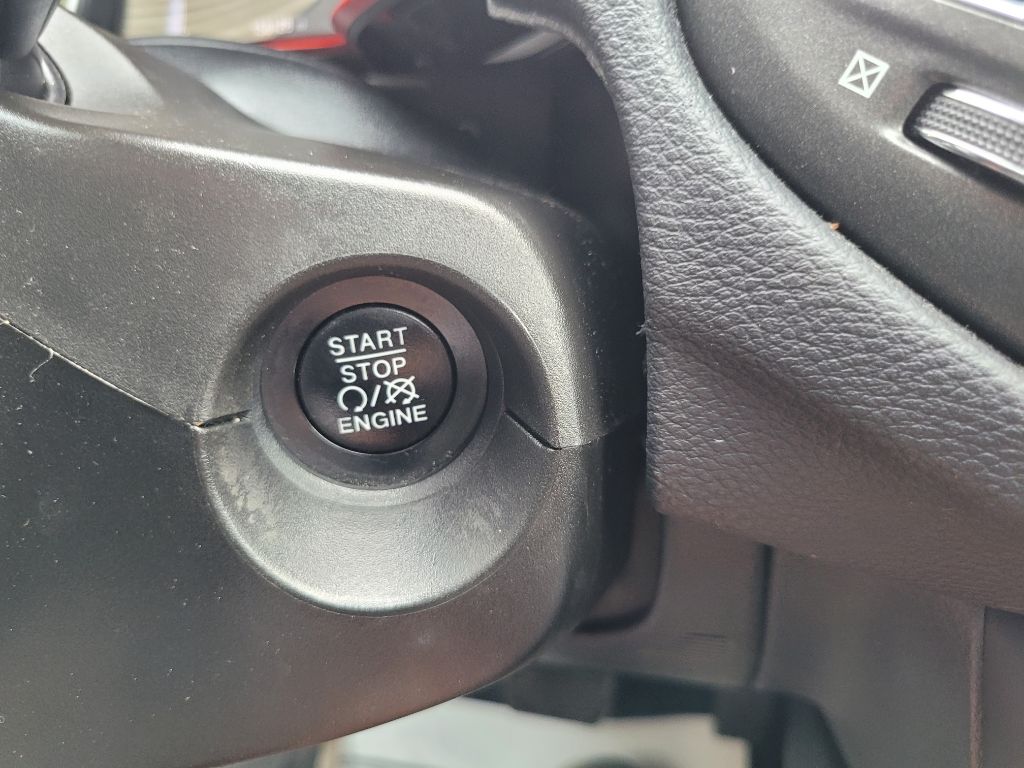 Photo 28 of this JEEP COMPASS