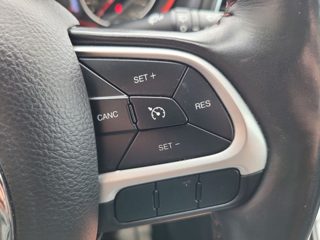 Photo 26 of this JEEP COMPASS