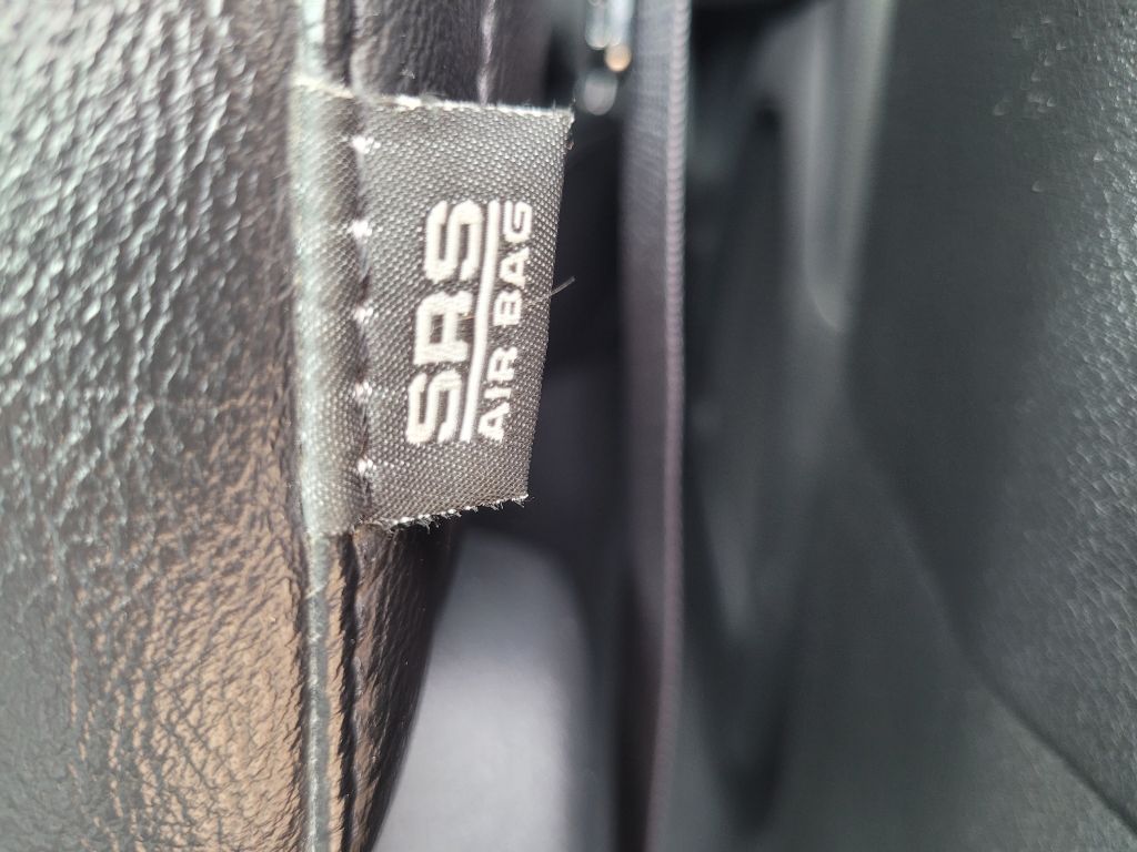 Photo 22 of this JEEP COMPASS