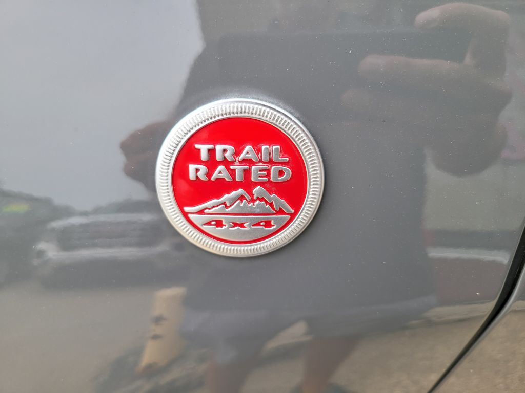 Photo 16 of this JEEP COMPASS