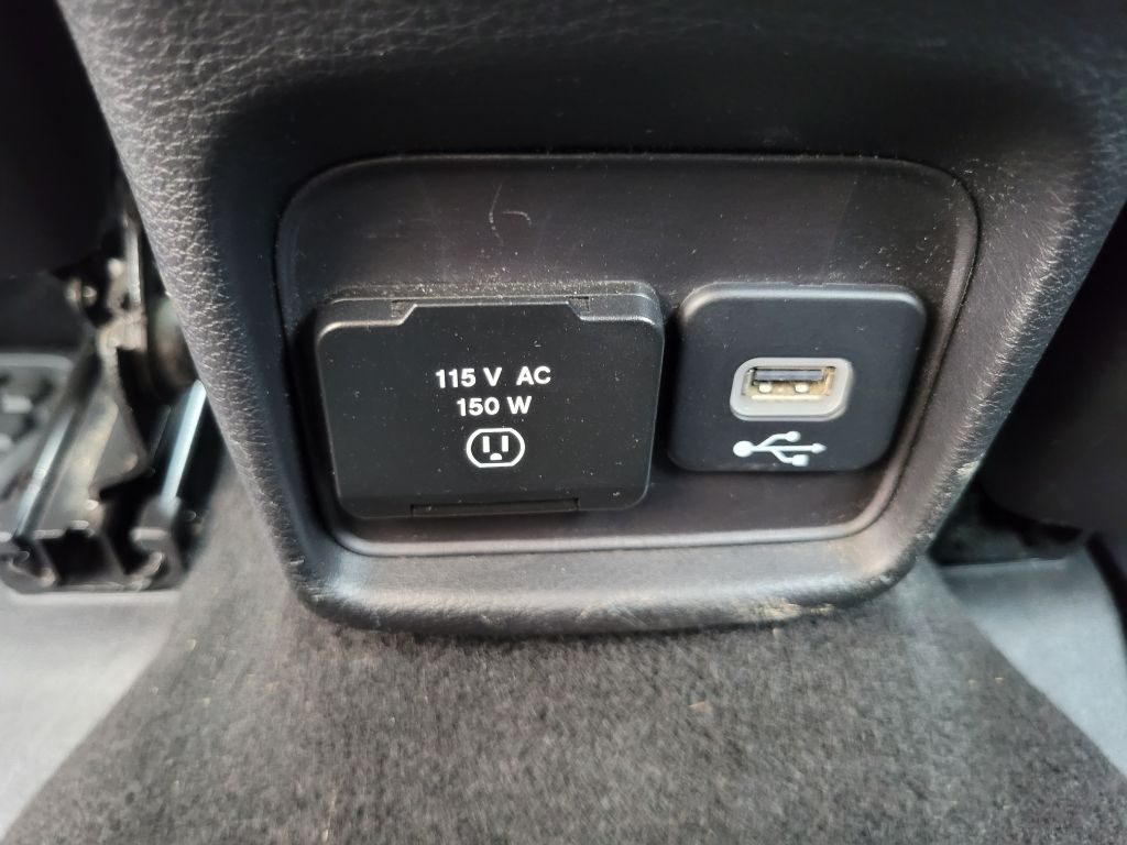 Photo 43 of this JEEP COMPASS