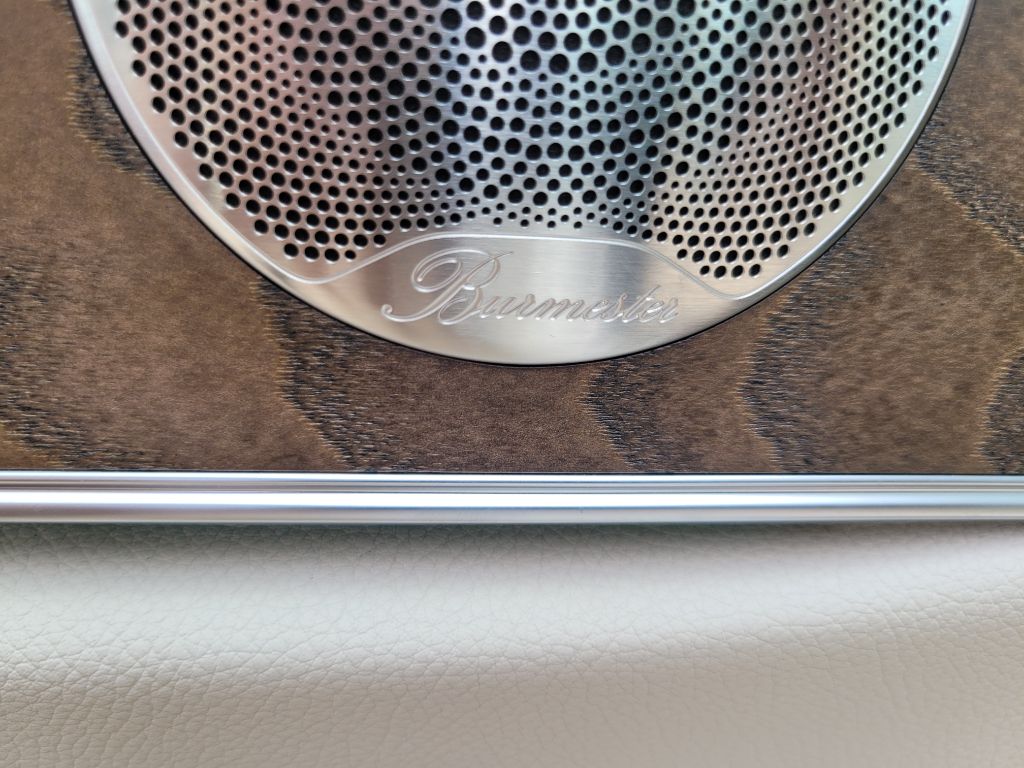 Photo 49 of this MERCEDES-BENZ E-CLASS