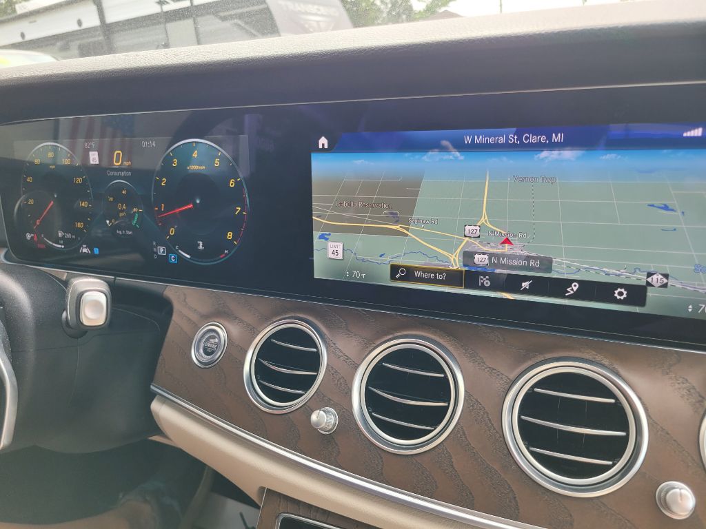 Photo 35 of this MERCEDES-BENZ E-CLASS