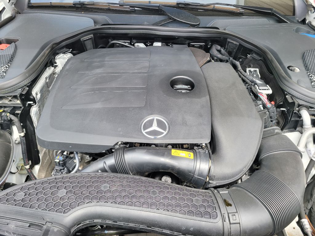 Photo 62 of this MERCEDES-BENZ E-CLASS
