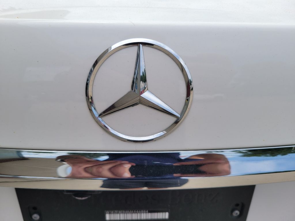 Photo 10 of this MERCEDES-BENZ E-CLASS