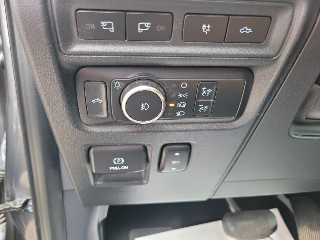 Photo 32 of this FORD F-150