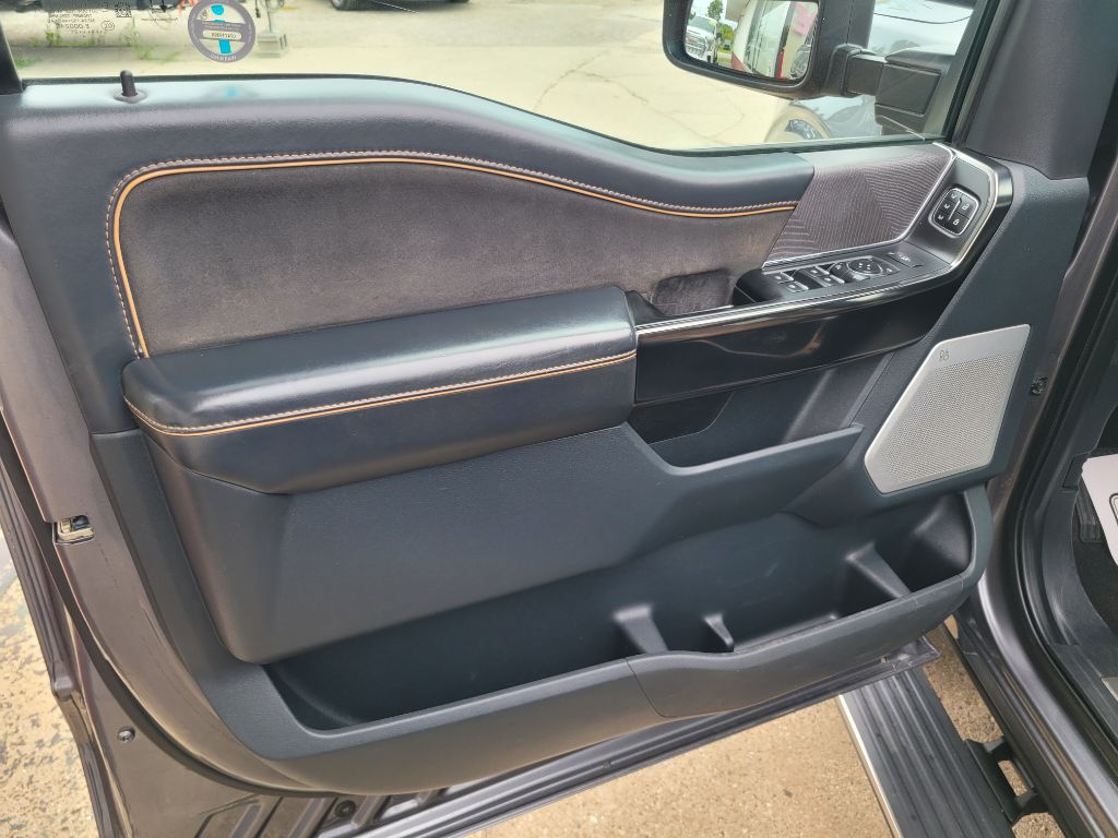 Photo 28 of this FORD F-150