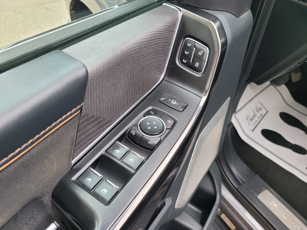 Photo 26 of this FORD F-150