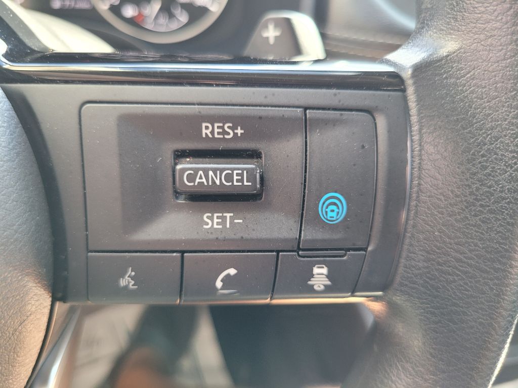 Photo 24 of this NISSAN ROGUE