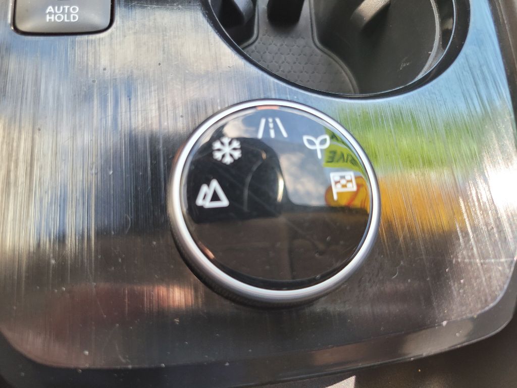 Photo 34 of this NISSAN ROGUE