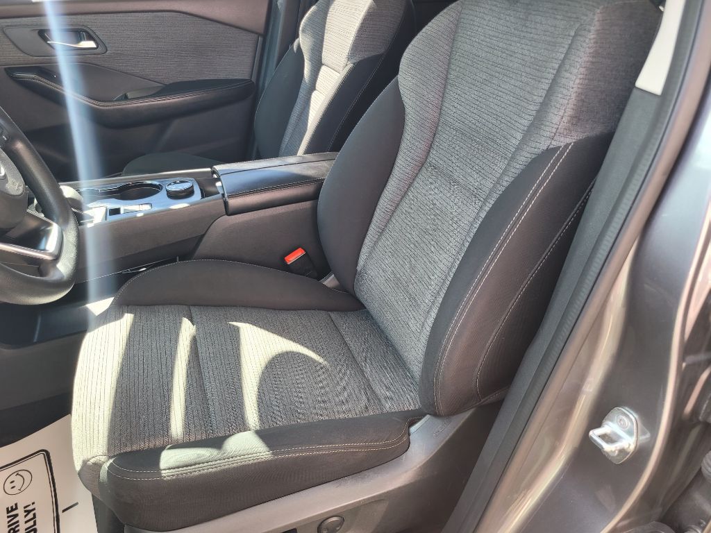 Photo 18 of this NISSAN ROGUE