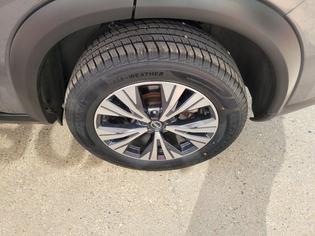 Photo 11 of this NISSAN ROGUE