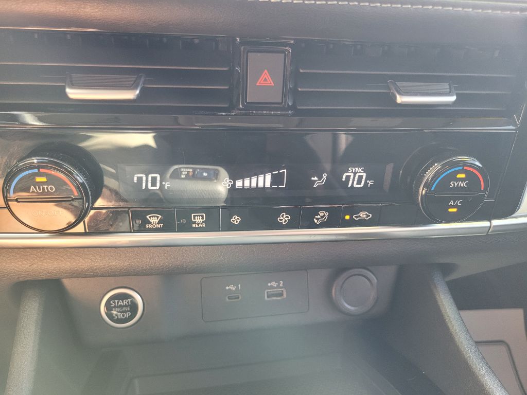 Photo 30 of this NISSAN ROGUE