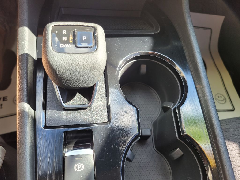 Photo 32 of this NISSAN ROGUE