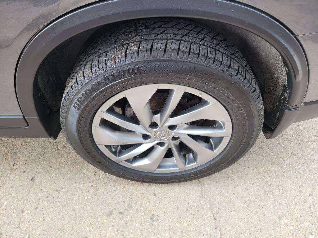 Photo 10 of this NISSAN ROGUE