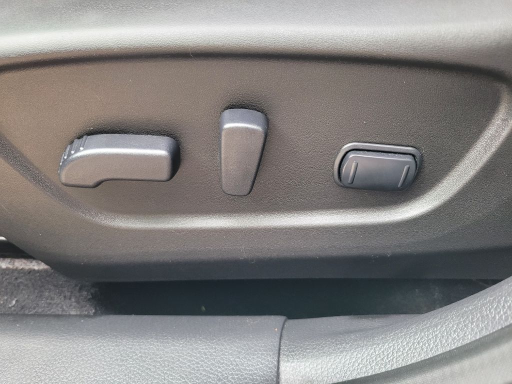 Photo 20 of this NISSAN ROGUE