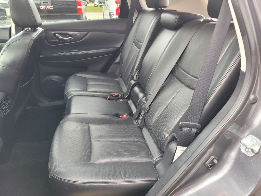 Photo 39 of this NISSAN ROGUE