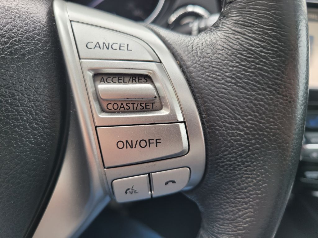 Photo 24 of this NISSAN ROGUE