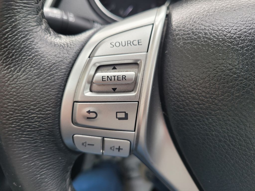 Photo 23 of this NISSAN ROGUE