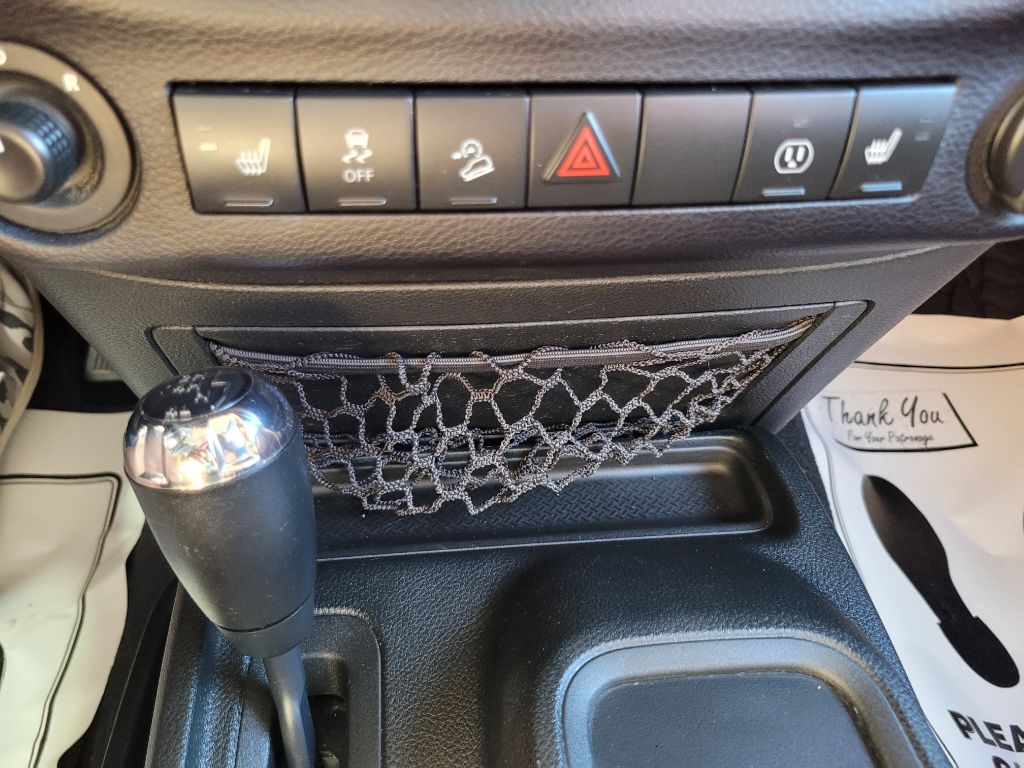 Photo 32 of this JEEP WRANGLER UNLIMI