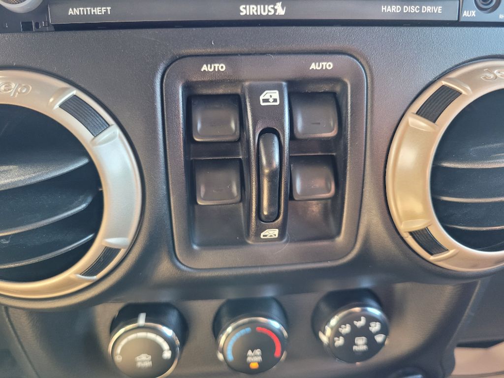Photo 28 of this JEEP WRANGLER UNLIMI