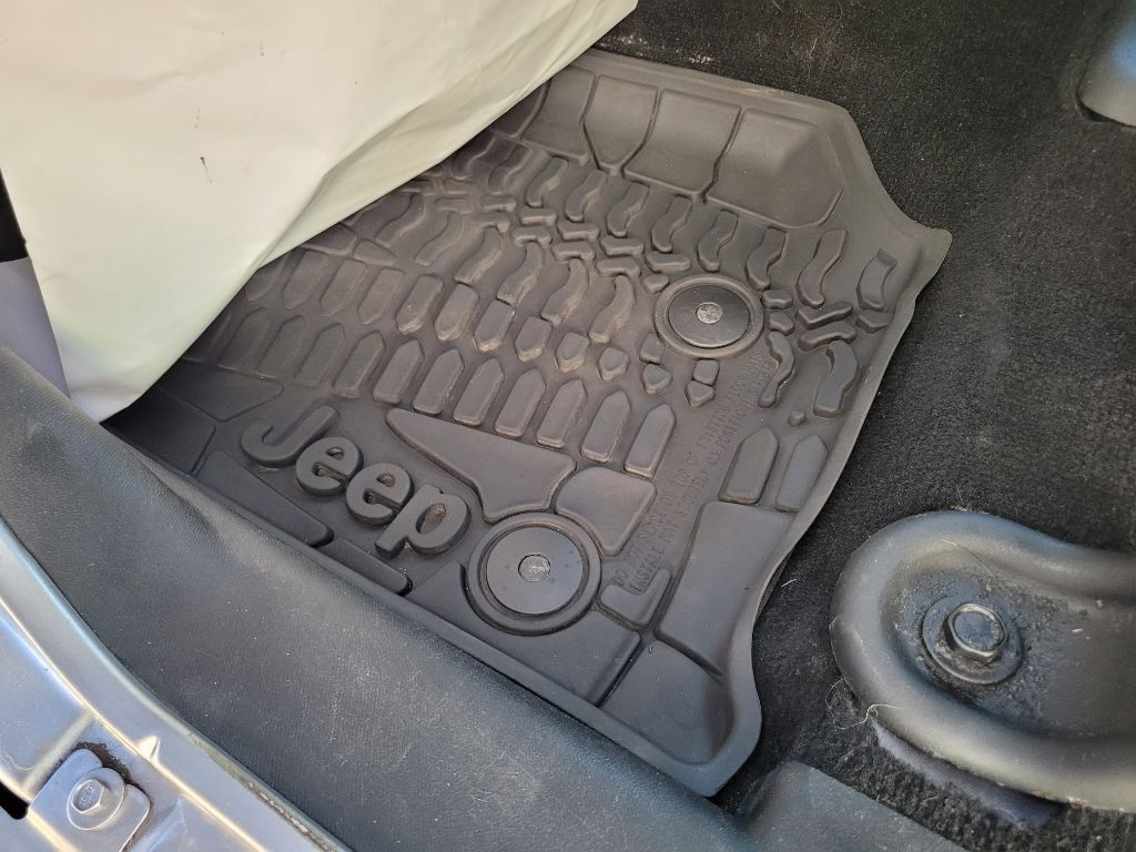 Photo 17 of this JEEP WRANGLER UNLIMI