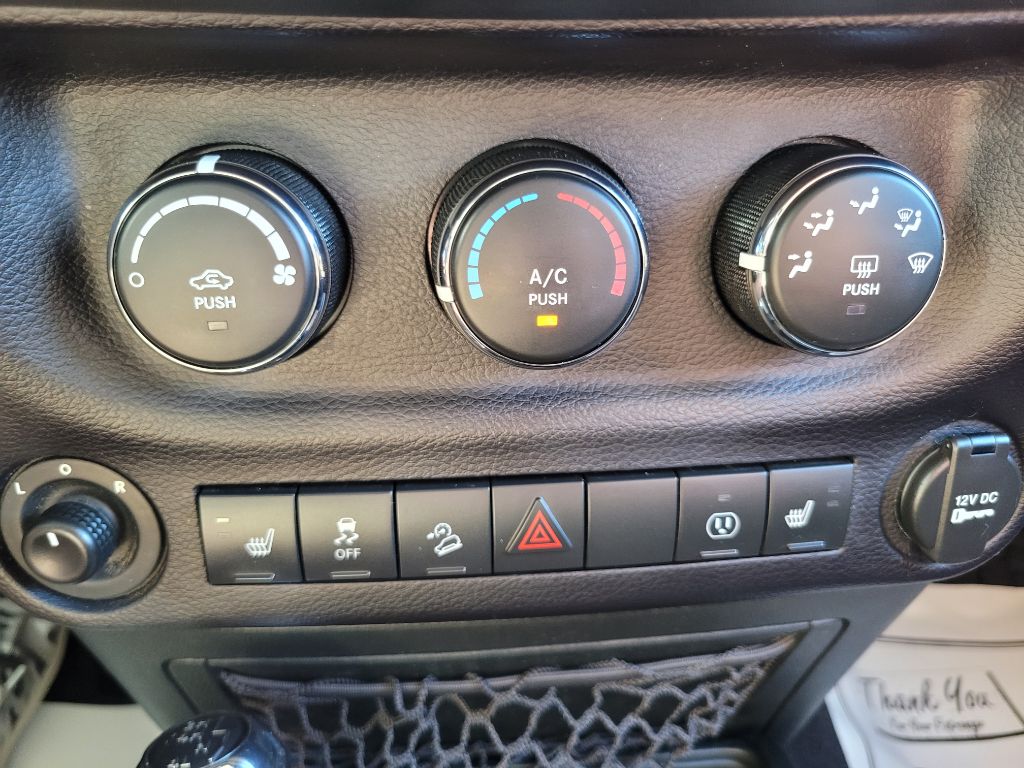 Photo 29 of this JEEP WRANGLER UNLIMI