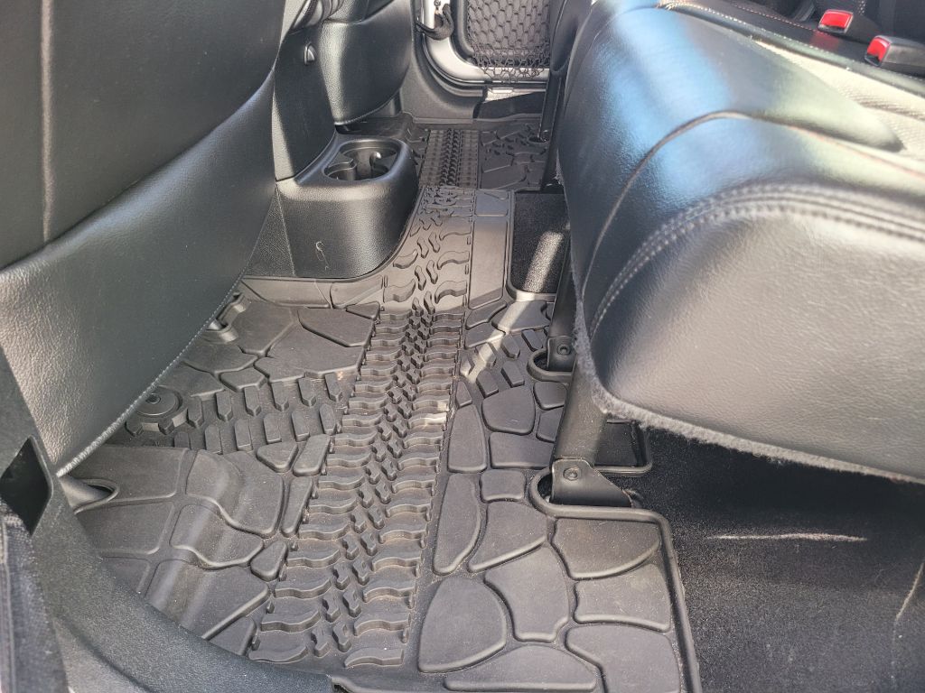 Photo 41 of this JEEP WRANGLER UNLIMI