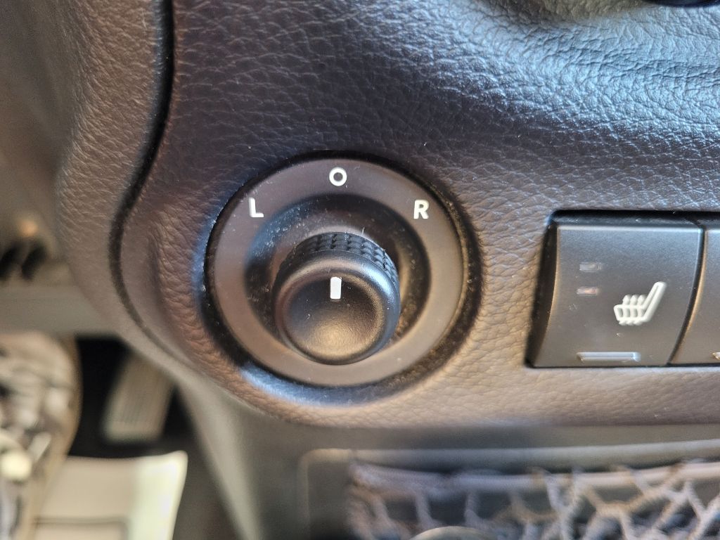 Photo 30 of this JEEP WRANGLER UNLIMI