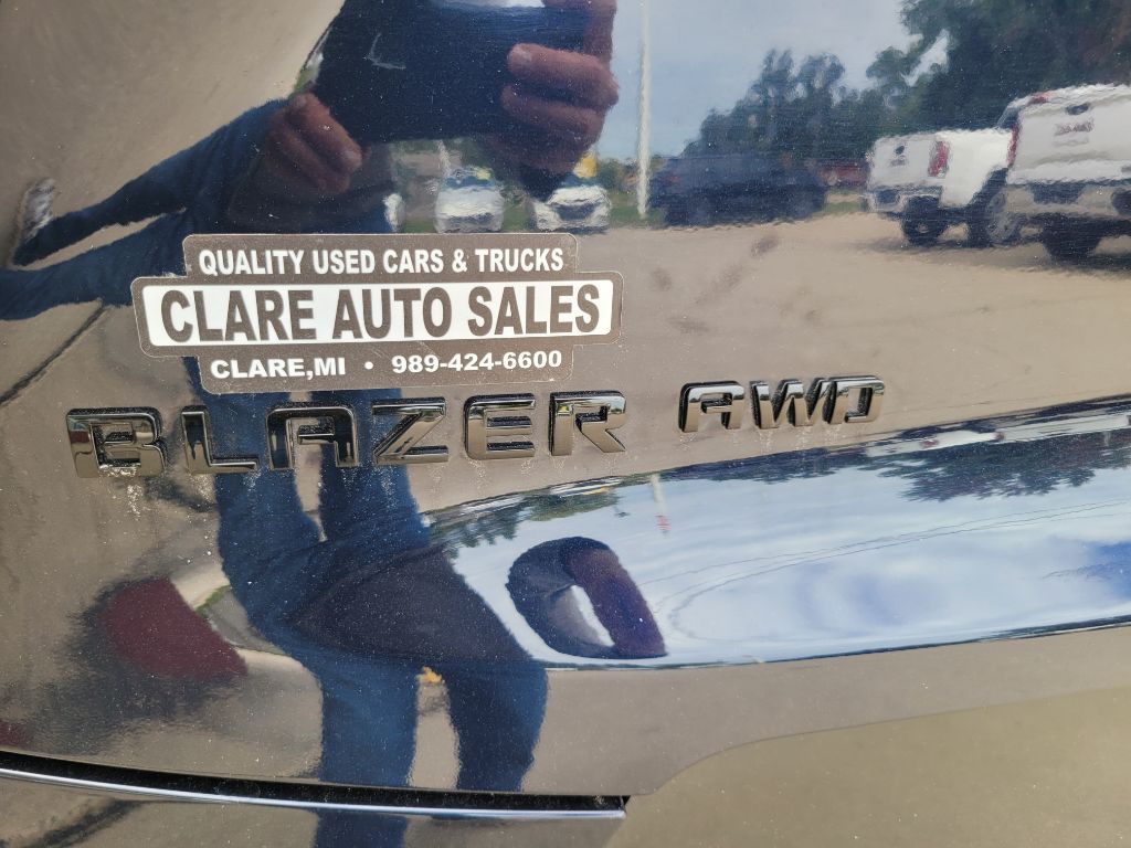 Photo 11 of this CHEVROLET BLAZER