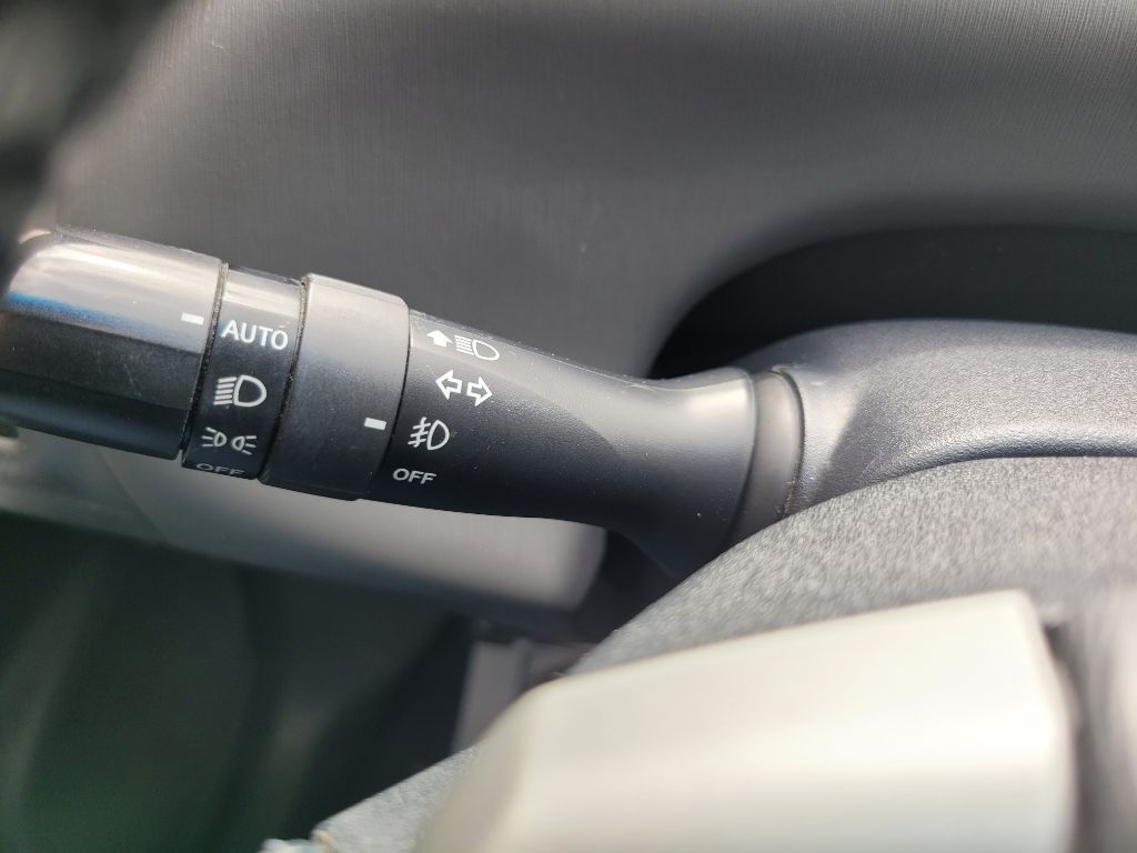 Photo 26 of this TOYOTA PRIUS V