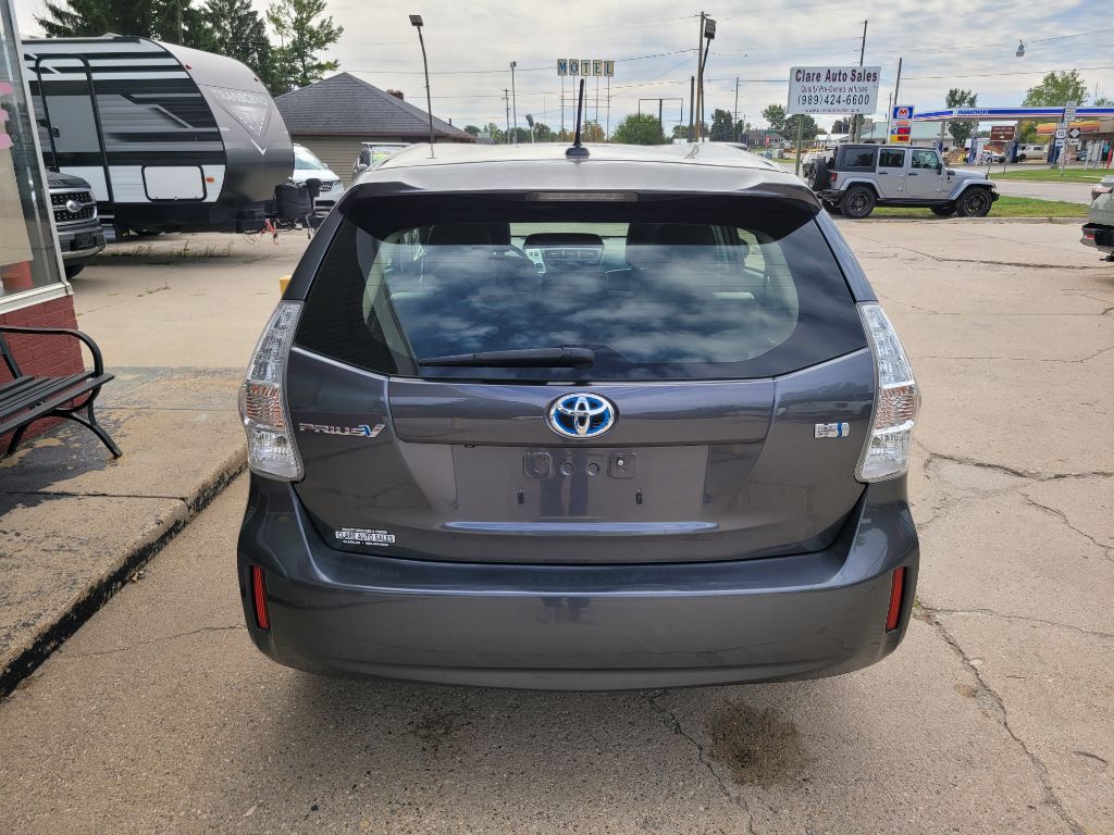 Photo 6 of this TOYOTA PRIUS V