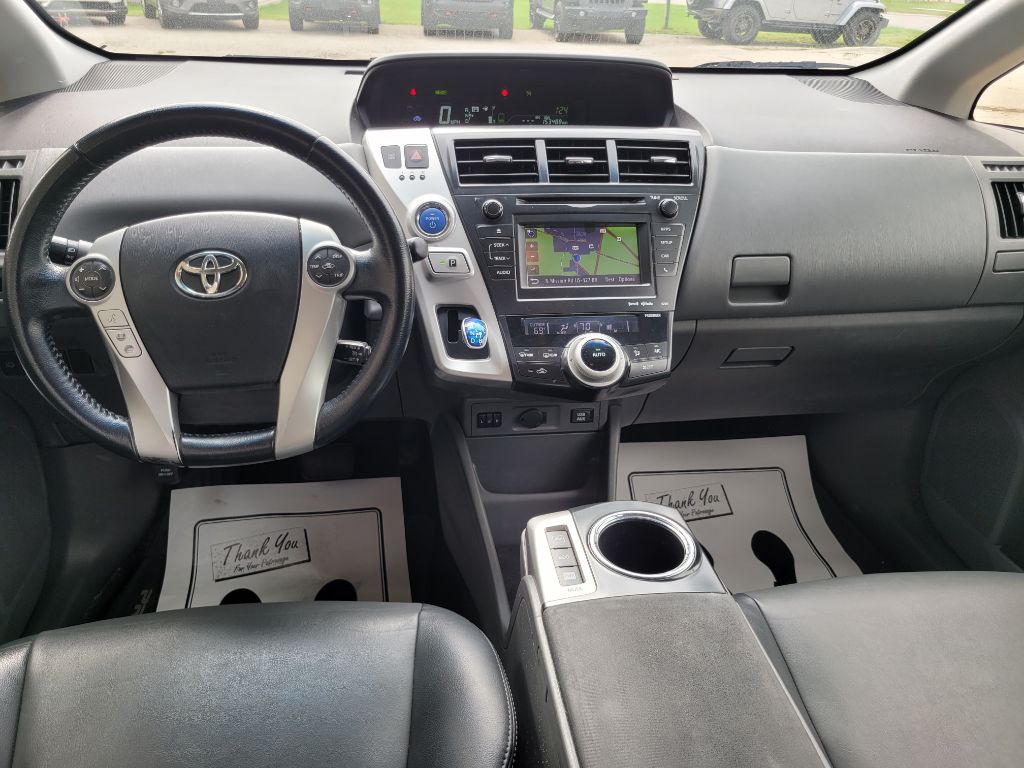 Photo 46 of this TOYOTA PRIUS V