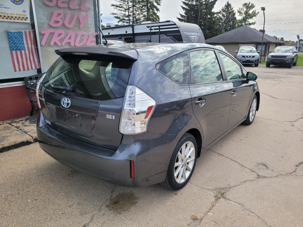 Photo 5 of this TOYOTA PRIUS V