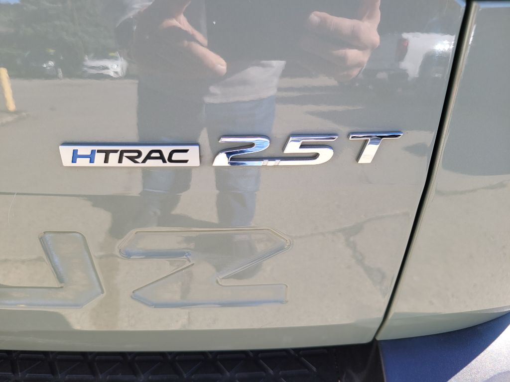 Photo 7 of this HYUNDAI SANTA CRUZ