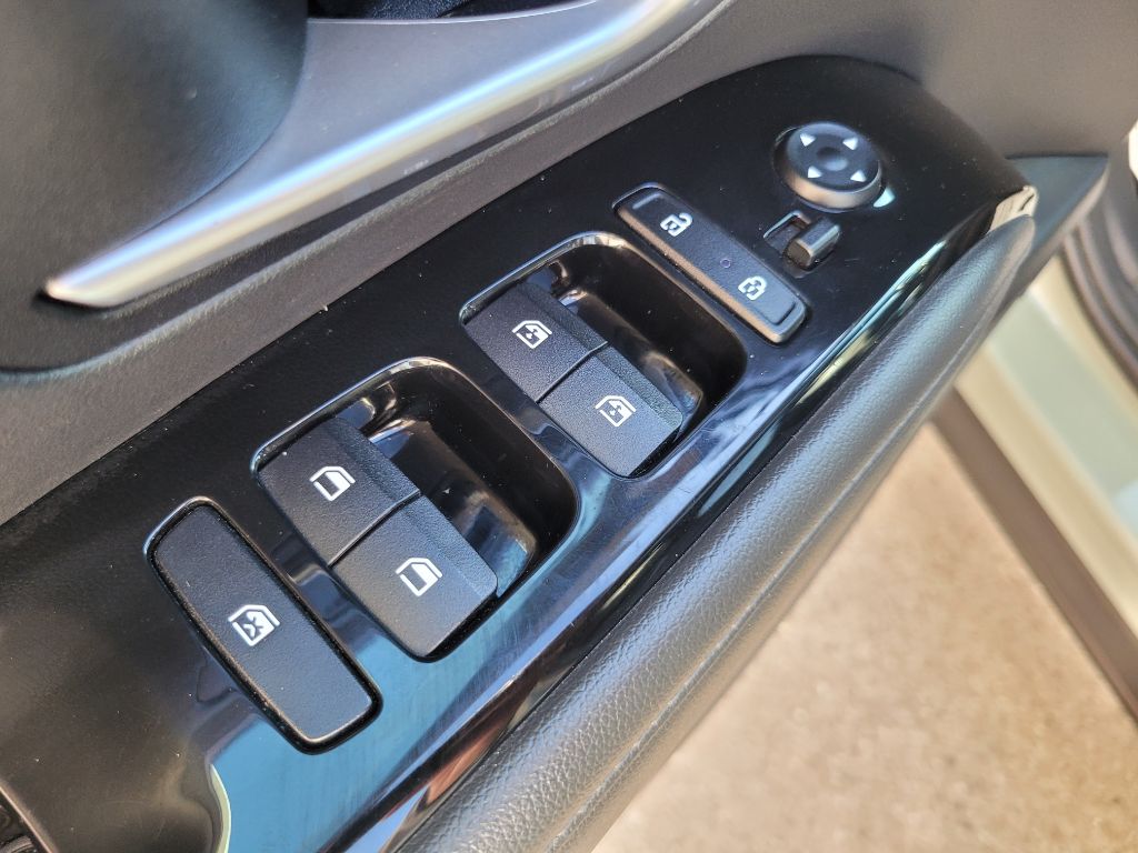 Photo 24 of this HYUNDAI SANTA CRUZ