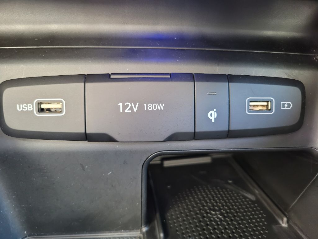 Photo 39 of this HYUNDAI SANTA CRUZ